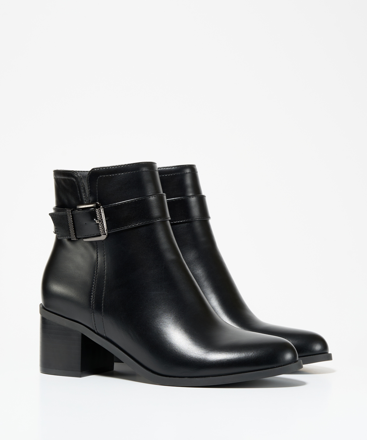 Botín tacón hebilla image number null